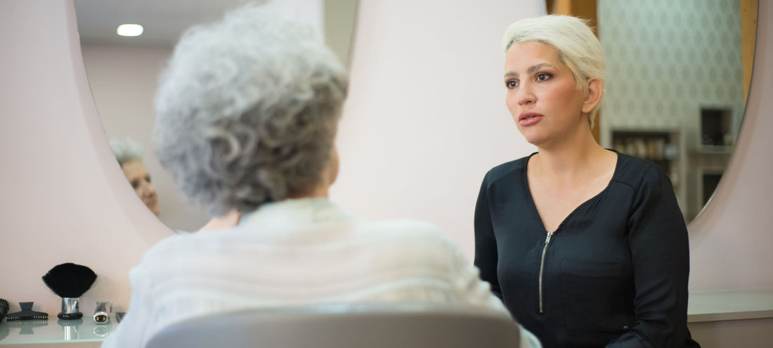 Expérience premium personnalisée dans un salon de coiffure professionnel.